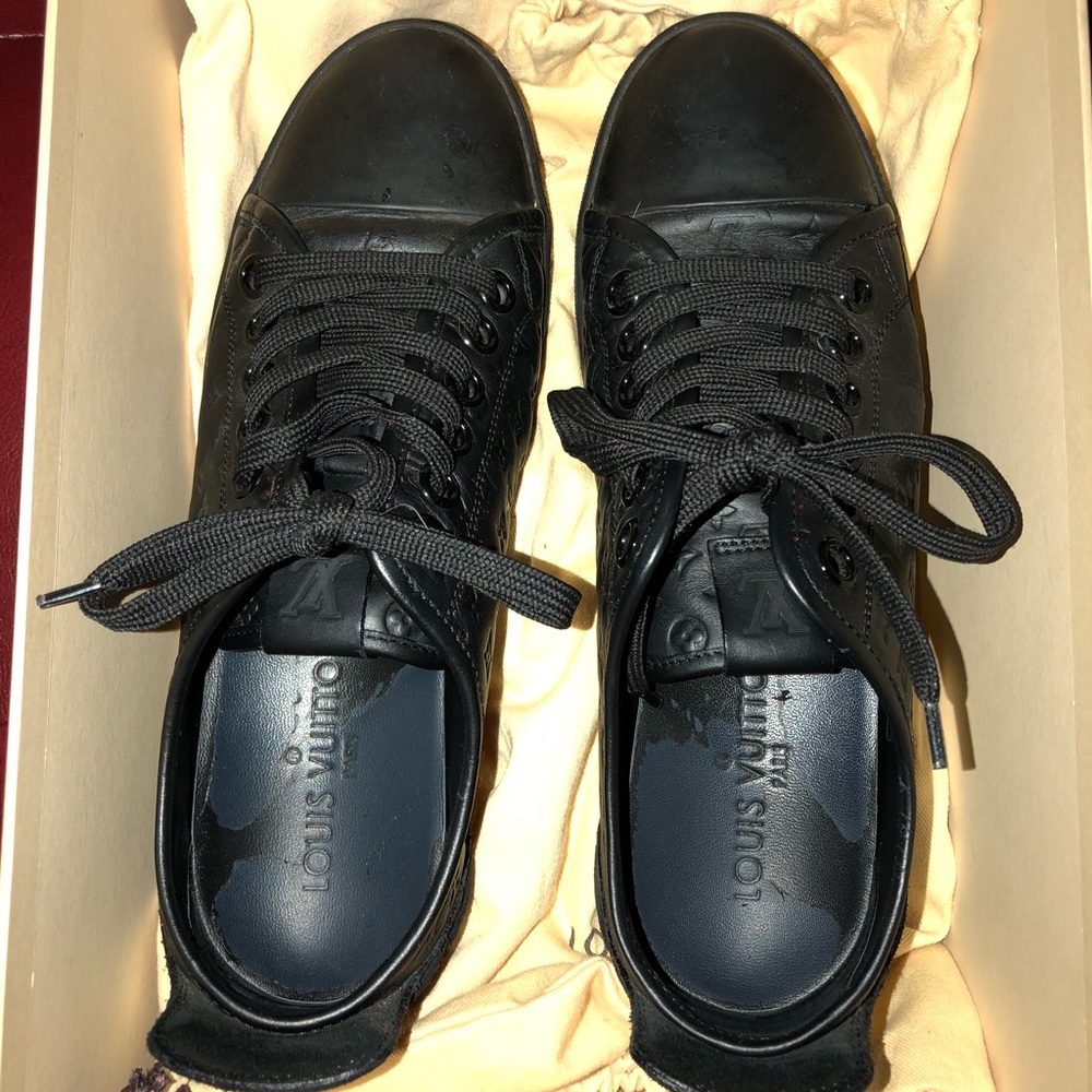 LOUIS VUITTON Monogram Embossed Calfskin - Picture 2 of 8